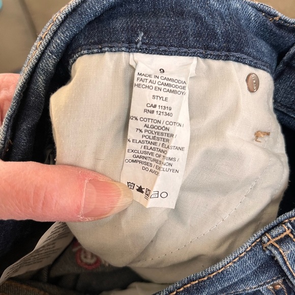 Garage distressed embroidered cropped skinnies, size 9 - Picture 4 of 5